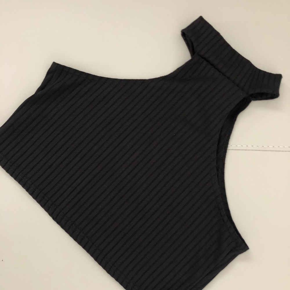 Crop Top Black Rib Knit - Picture 3 of 3